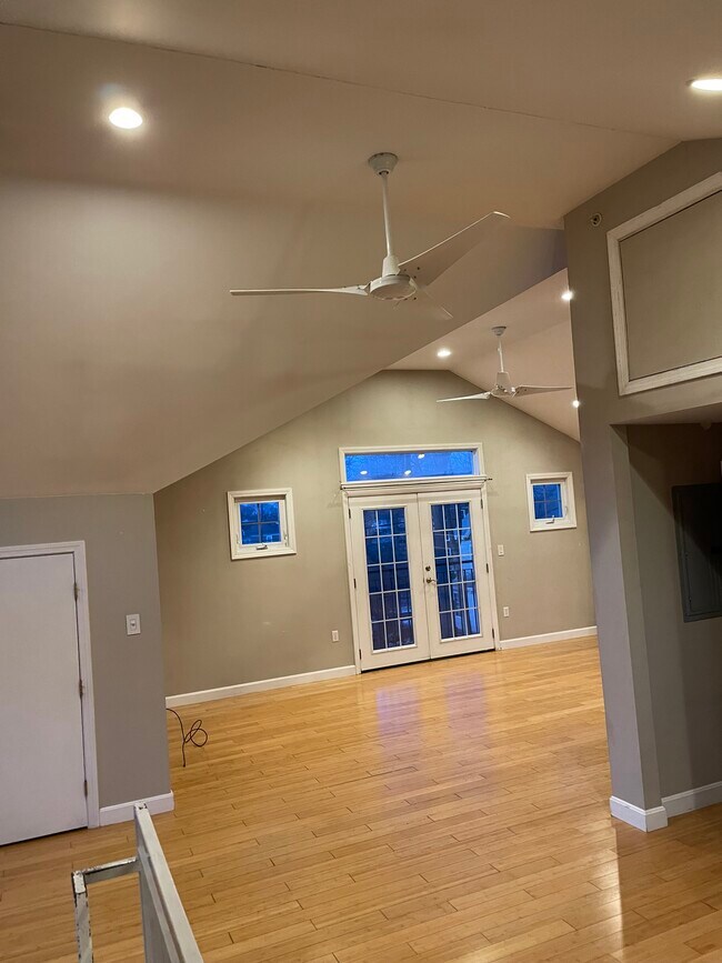 Foto del edificio - 21 Kittredge Ave