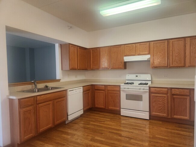 Foto del edificio - 16661 Liberty Cir