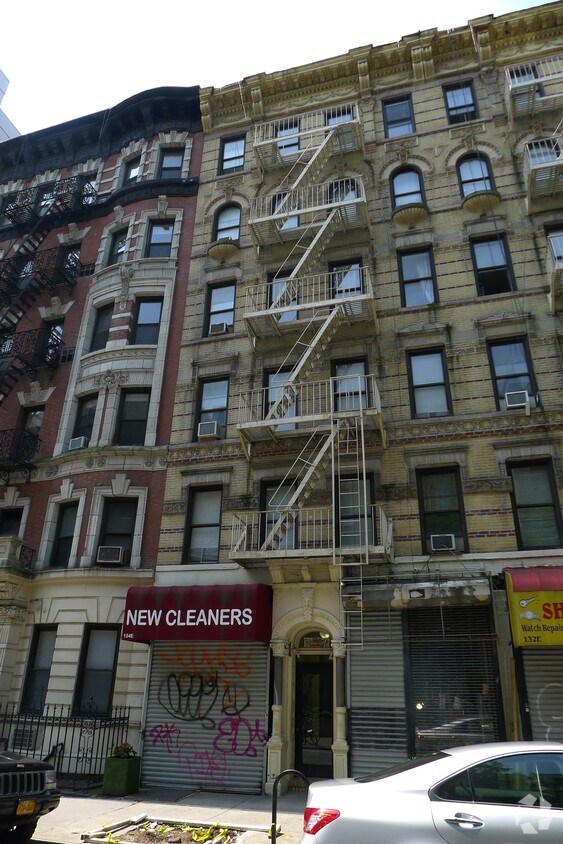Primary Photo - 134 E 17th St
