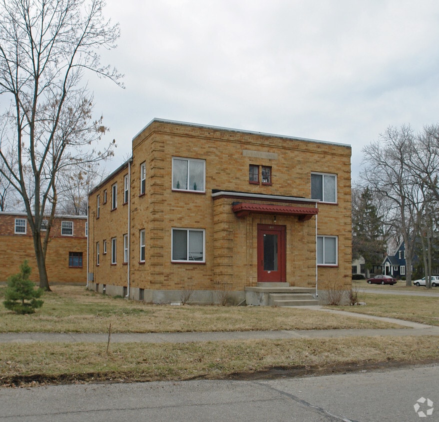 Building Photo - 2601-2605 Hilton Dr