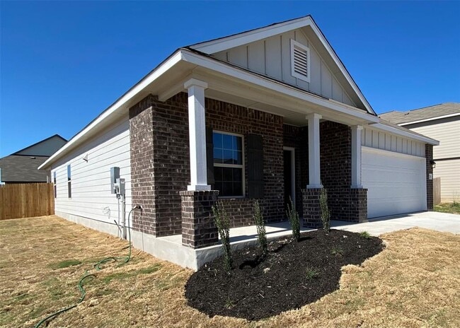 Building Photo - 716 Red Barn Bnd