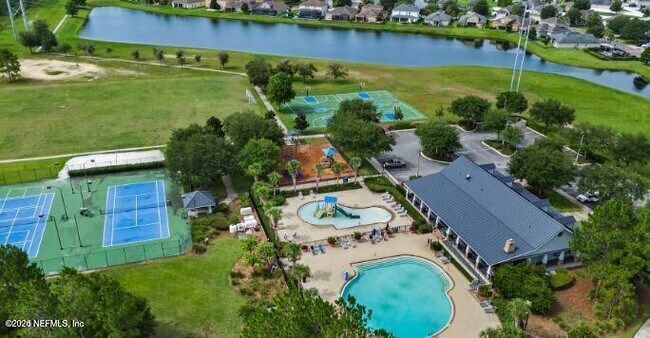 Foto del edificio - 16050 Dowing Creek Dr