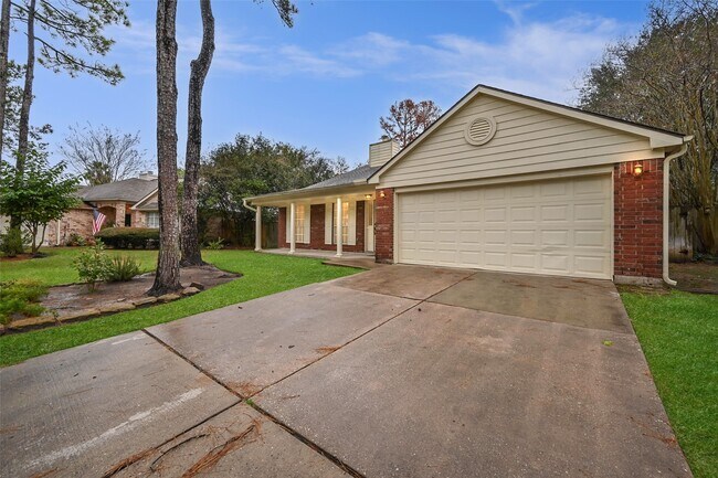 Building Photo - 72 Laughing Brook Ct