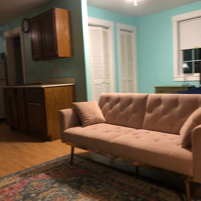 living area - 97 Mast Rd