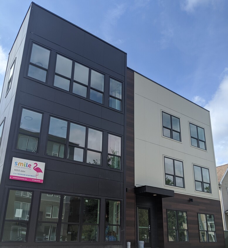 Primary Photo - 103 E John St