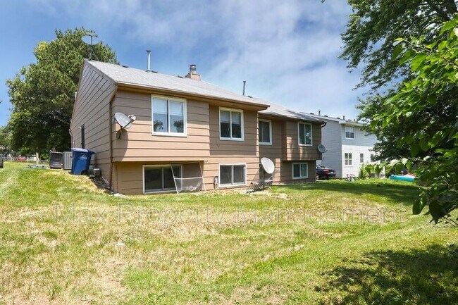 Building Photo - 505 E McKinley Ave