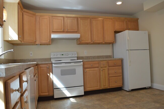 Building Photo - 24 Granville Ave