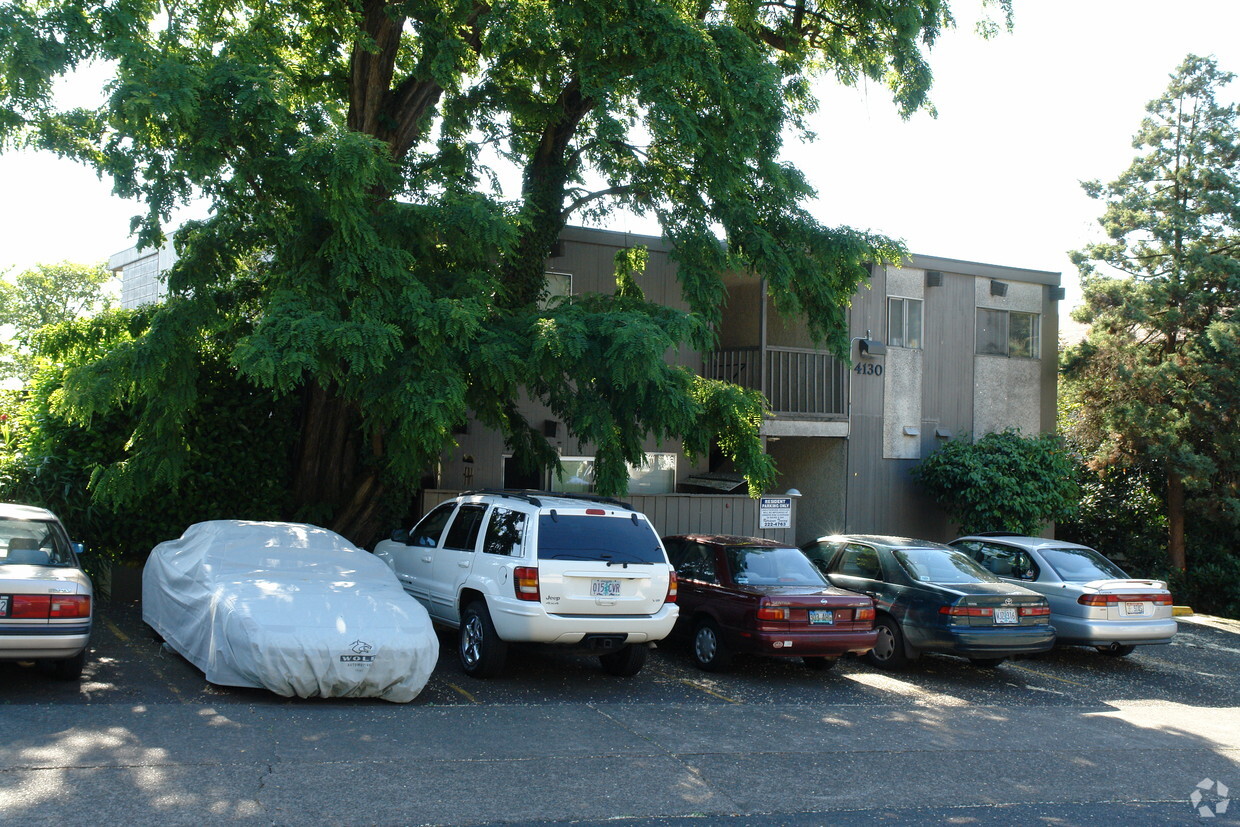 Primary Photo - Viewpoint Terrace Apartment