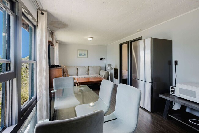 Building Photo - 100 Sand Bay Rd