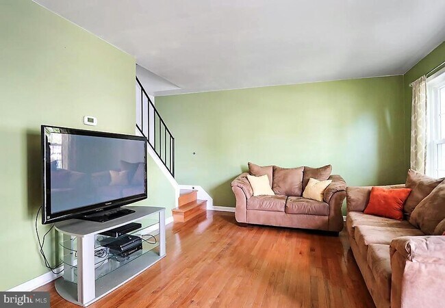 Building Photo - 26 S Pendleton Ct
