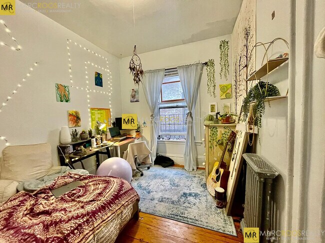 Foto del edificio - 73 Westland Ave