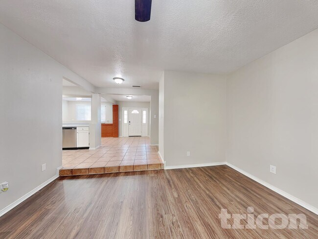 Foto del edificio - 311 Limestone Ct NE