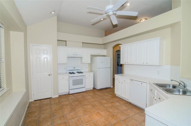 Foto del edificio - 14926 Lindenbrook Ln