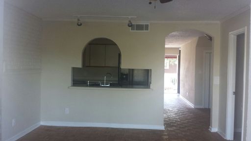 Building Photo - 9101 Tudor Dr