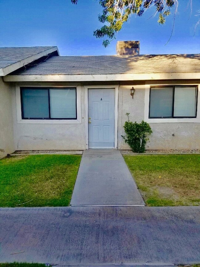 Building Photo - 121 Parkview Dr
