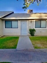 Building Photo - 121 Parkview Dr