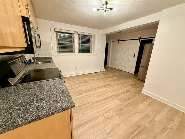 Foto del edificio - 28 Ransom Rd