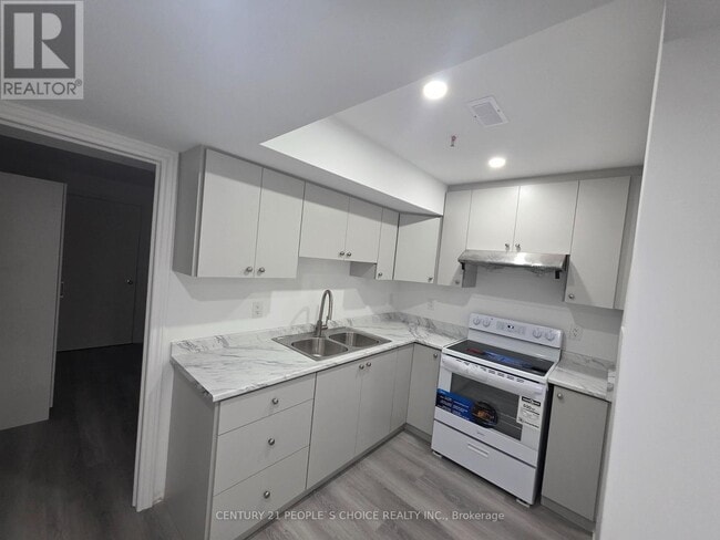 Building Photo - 457 Landsborough Ave