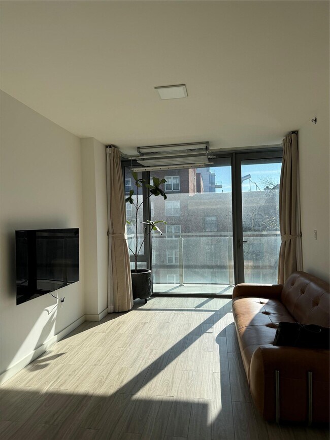 Foto del edificio - 144-27 Sanford Ave