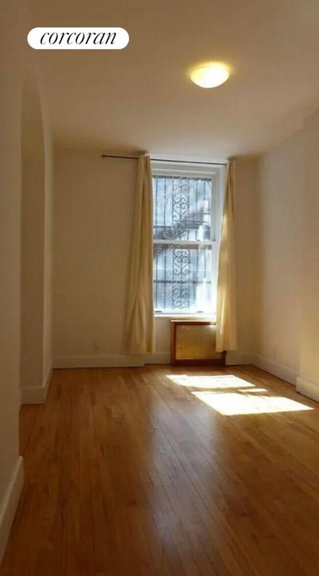 Foto del edificio - 331 E 89th St