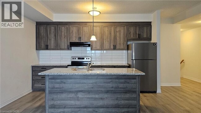 Building Photo - 142 Foamflower Pl