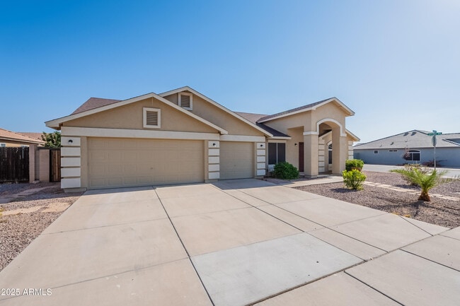 Building Photo - 3735 E Rousay Dr