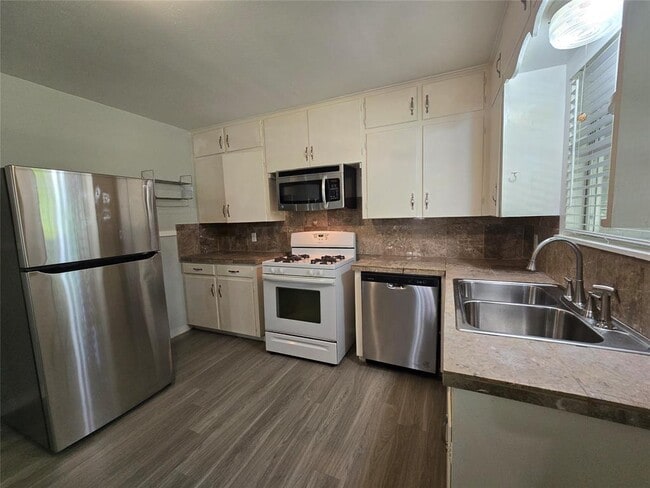 Building Photo - 4708 Red River St