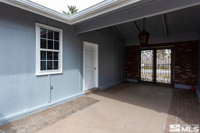 Building Photo - 7050 Pembroke Dr