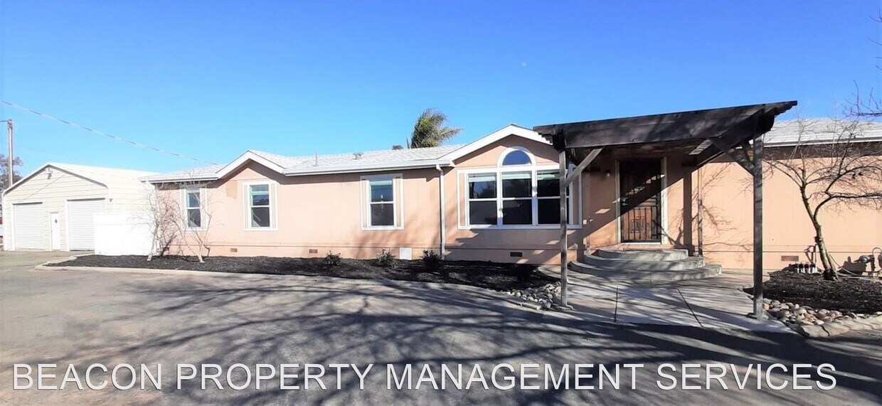 Foto principal - 4 br, 3 bath House - 22912 DUSTIN ROAD