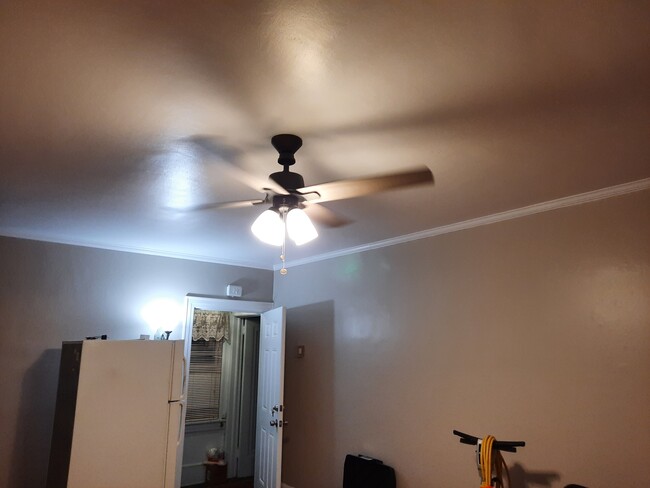 Ceiling Fan - 30 Vernon Ave