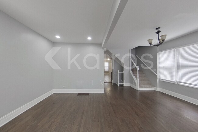 Foto del edificio - 452 E 88th Pl
