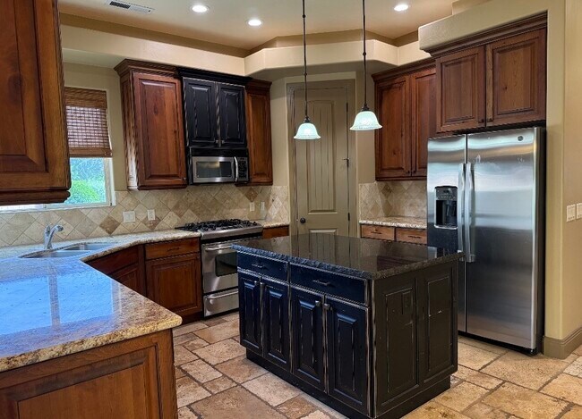 Building Photo - 1854 Stonebridge Dr