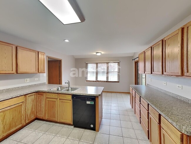 Foto del edificio - 1113 Geneva St