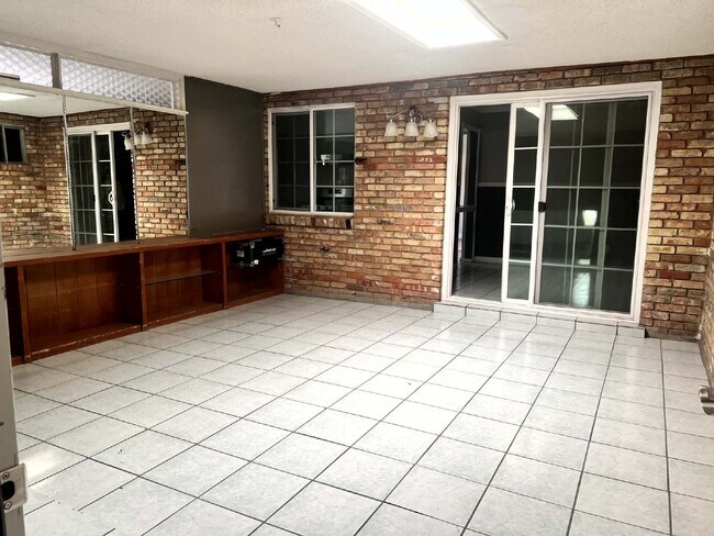 Foto del edificio - 2905 Harrison Ave