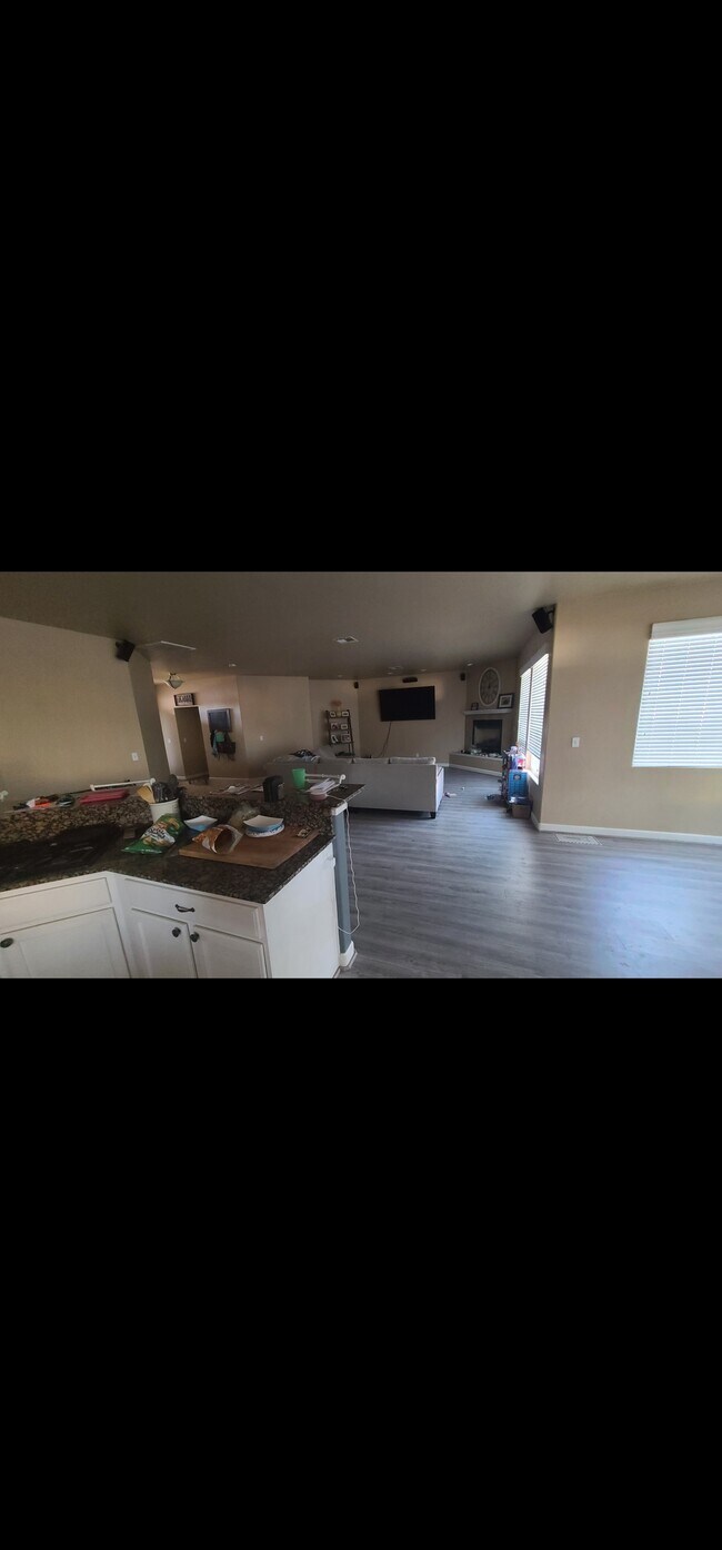 Building Photo - 290 San Ramon Ct