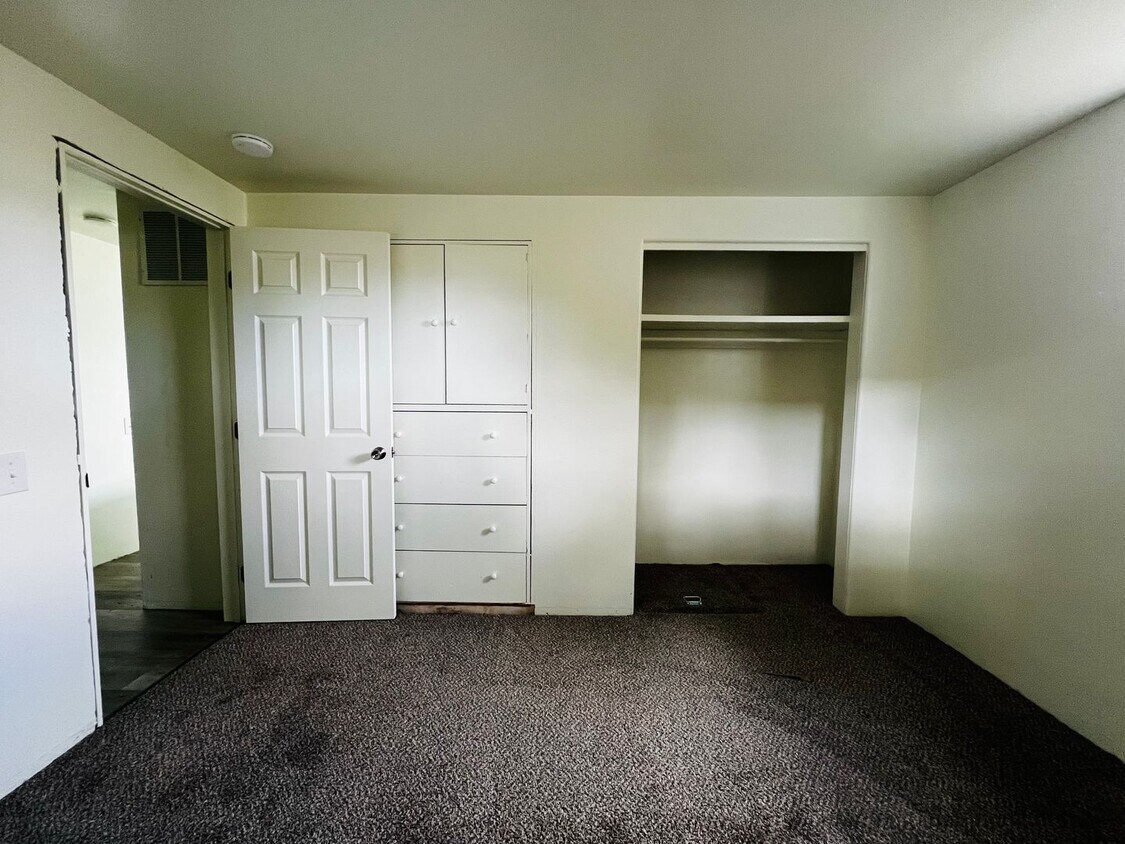 Building Photo - LH1601 1603