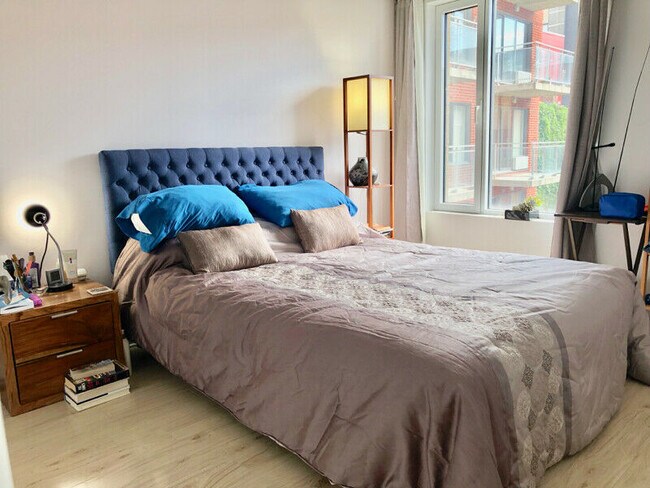 Photo du bâtiment - 1248 Av De L'hôtel-De-Ville