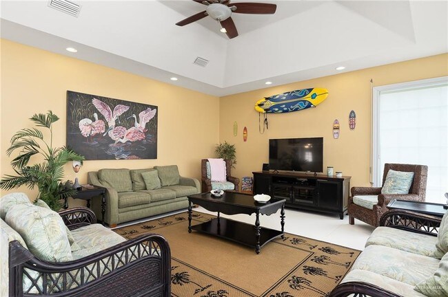 Foto del edificio - 209 W Hibiscus St