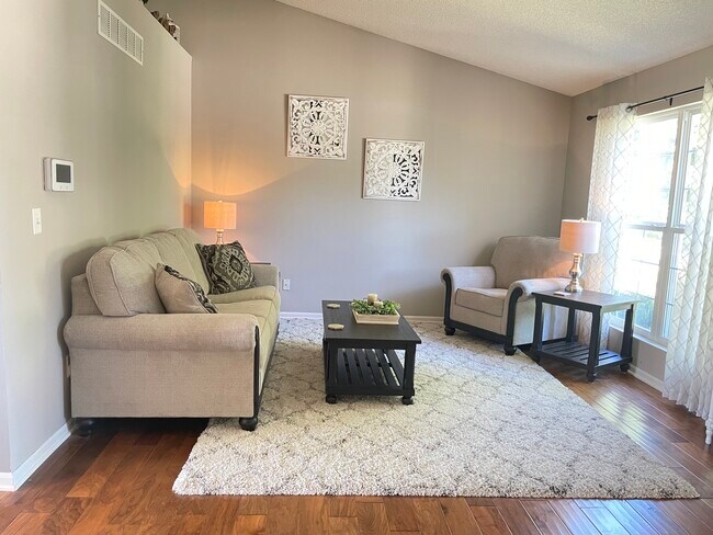 Foto del edificio - 1833 W Cedar St