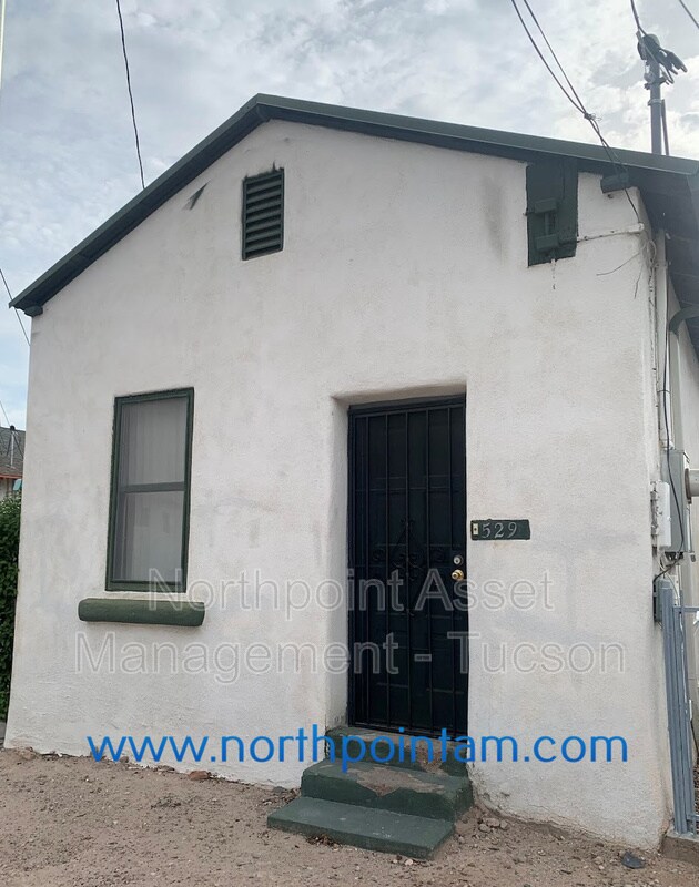 Primary Photo - 529 S Main Ave