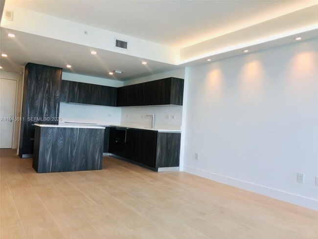 Foto del edificio - 3131 NE 7th Ave