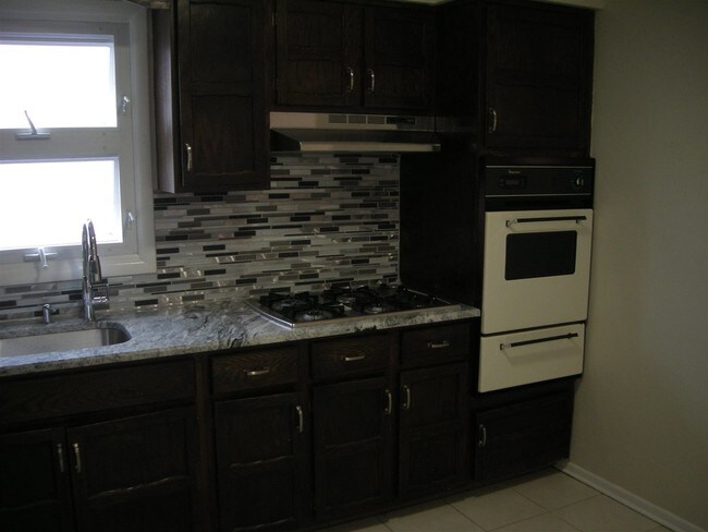 Building Photo - 573 Avenue A