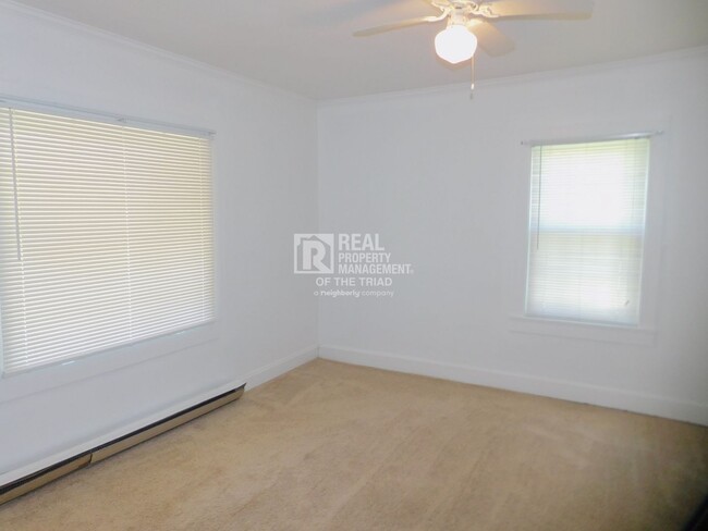 Foto del edificio - Adorable 2bd/1ba in Greensboro!