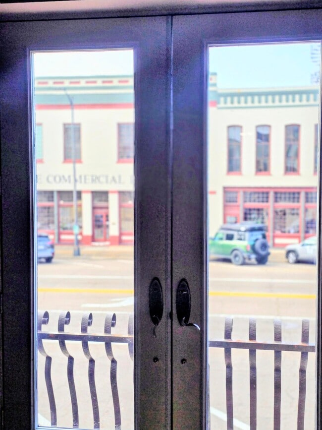 Building Photo - 509 Main St