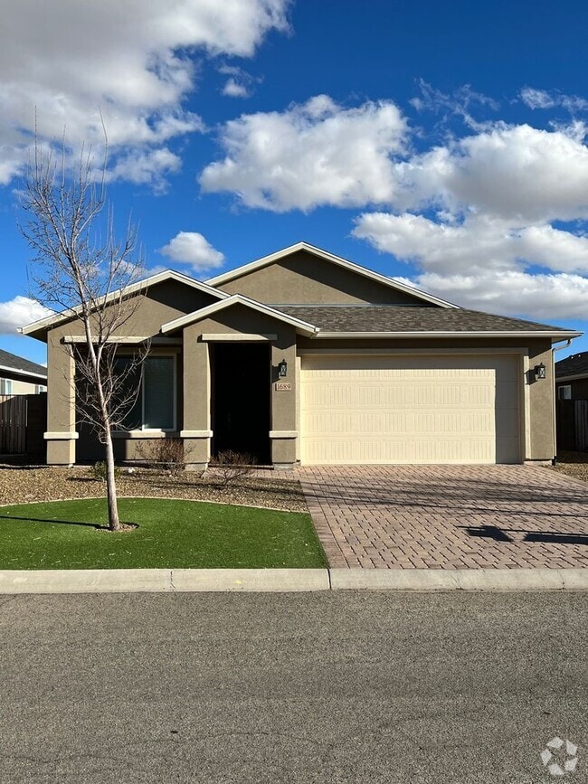 Building Photo - 1689 Stratford Pl