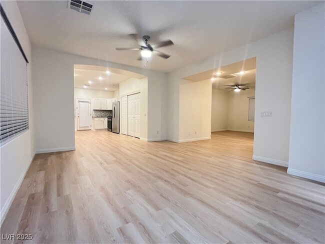 Building Photo - 10524 Isola Bella St