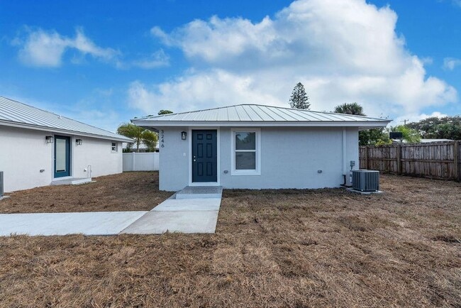 Photo - 3246 Jefferson St House