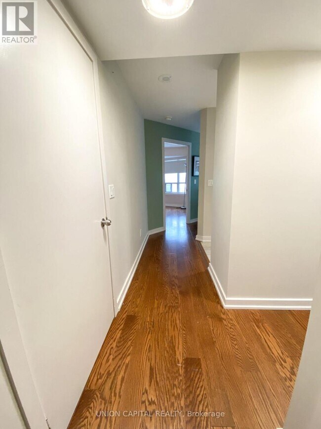 Photo du bâtiment - 255 Richmond St E