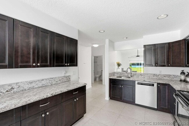Building Photo - 6616 Marissa Cir
