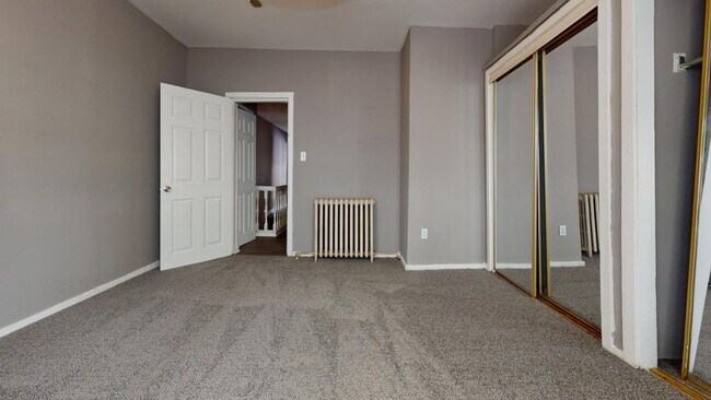 Building Photo - Dunlap Neighborhood THREE BEDROOM, Ready for You!